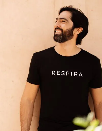 Retrato de Felipe Galvis, fundador de Respira Group