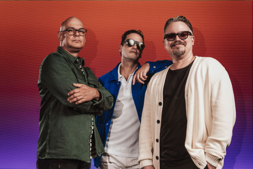 LOS AMIGOS INVISIBLES